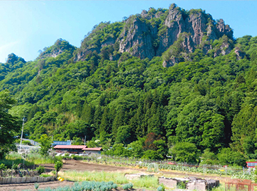岩櫃山（いわびつやま）